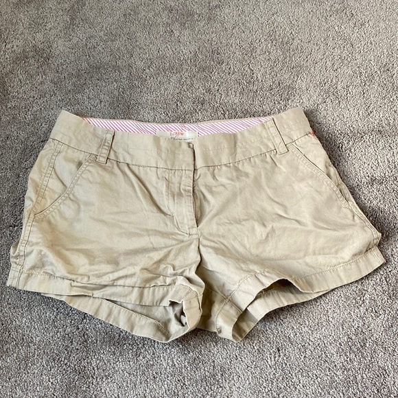 J. Crew Khaki Chino Shorts SIZE 6 - Picture 1 of 3
